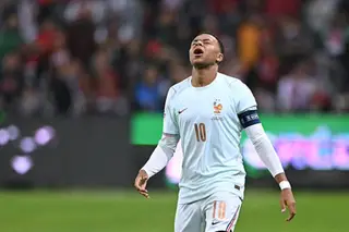 مبابي يدفع ثمن تصريحاته عن الزعيم الصيني..7 ملايين يورو في مهب الريح 28 أكتوبر 2026 11:50 ص